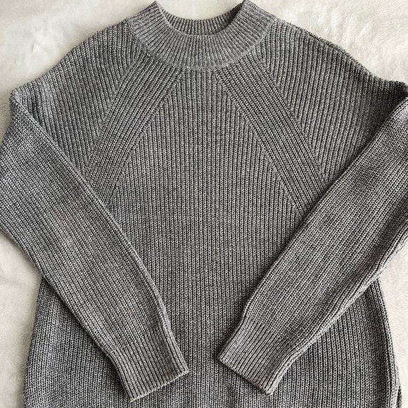 H&M Sweaters - H&M KNIT SWEATER